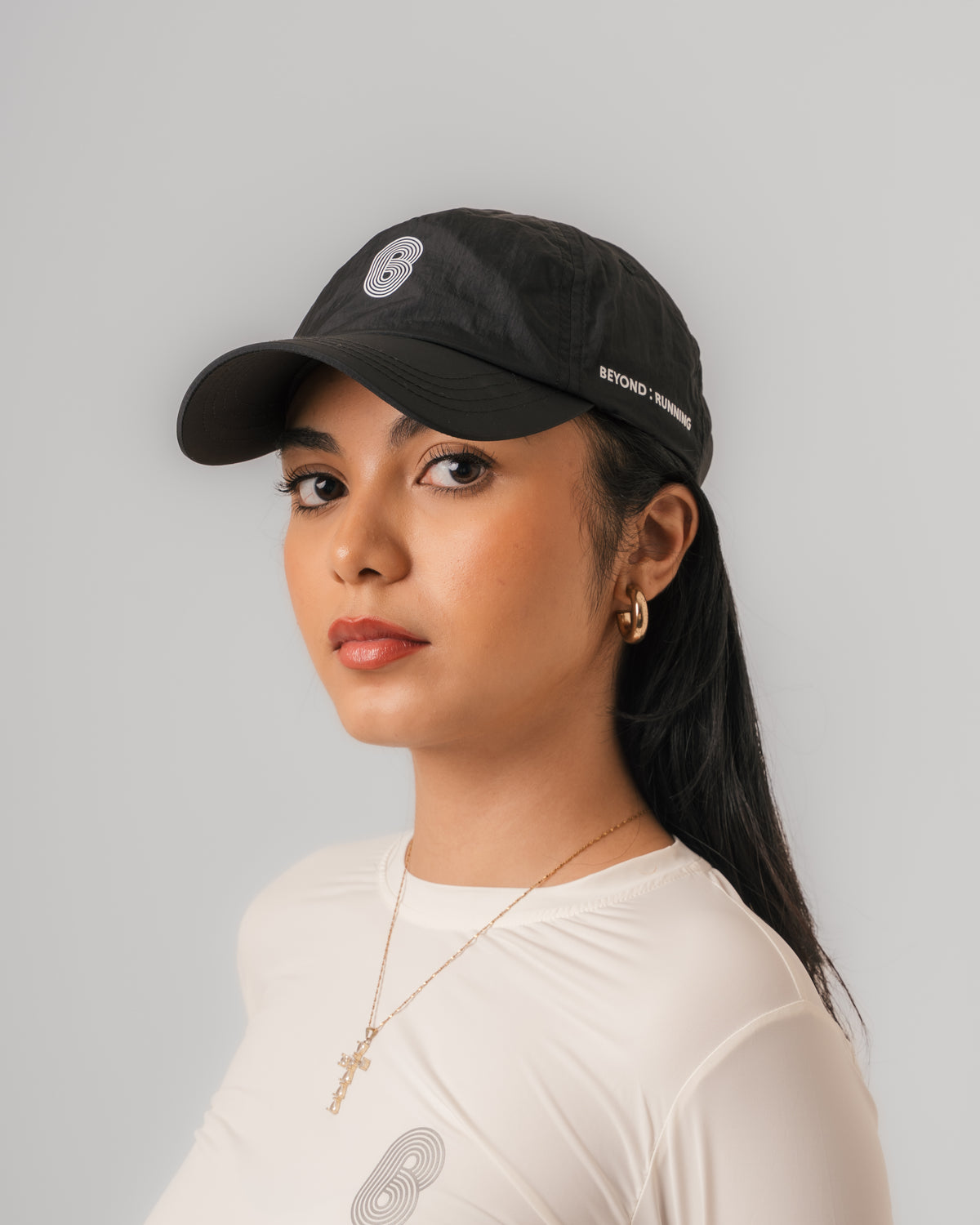 Lume Regular Cap — Black (on model)