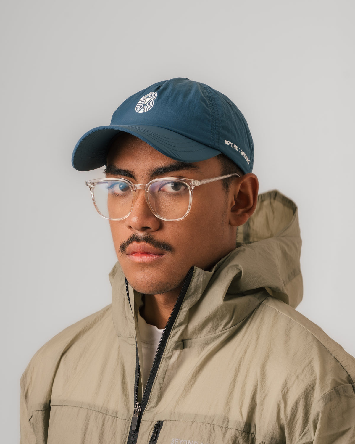 Lume Regular Cap — Navy (on model)